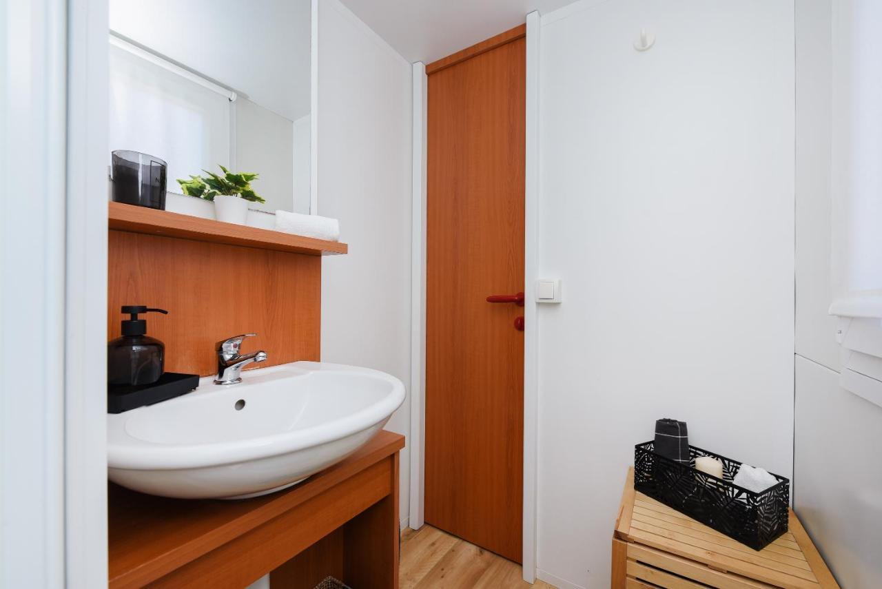 Mia Mobile Home With Jacuzzi Ždrelac Exterior foto